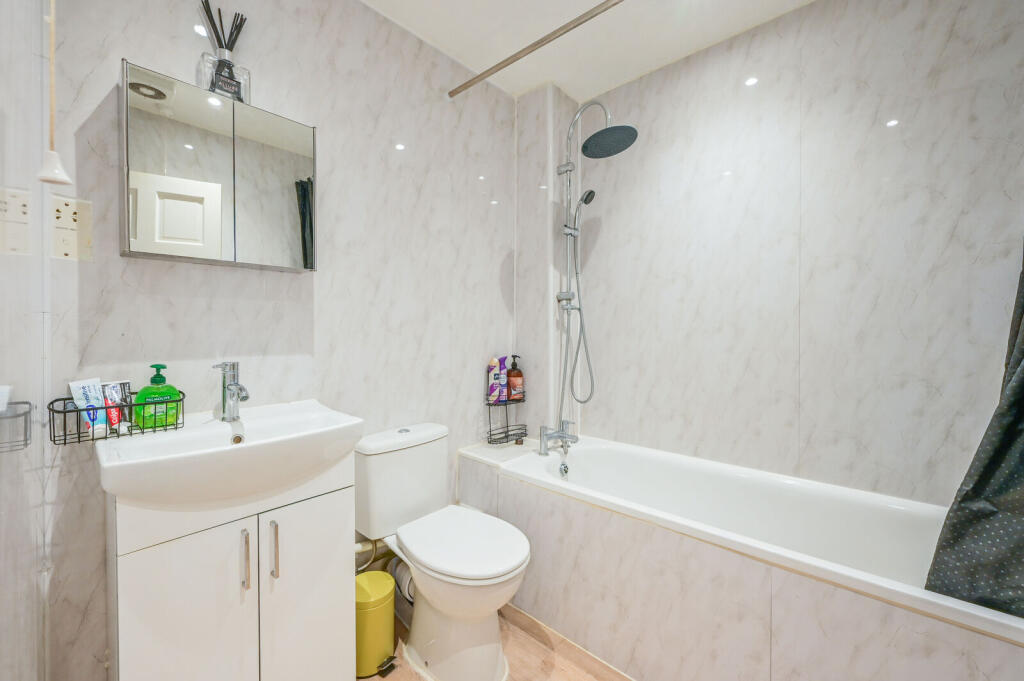 Moncrieff Close, Beckton, London, E6 photo 4