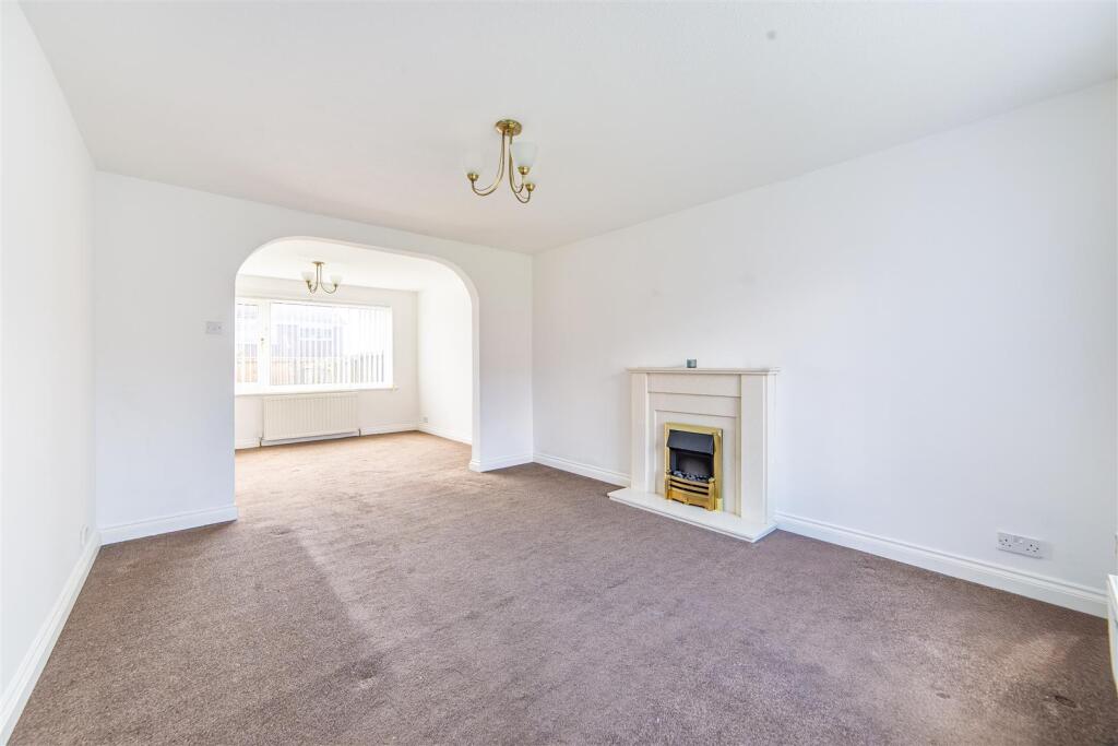 Ashbrooke Drive, Ponteland, Newcastle Upon Tyne, NE20 photo 4