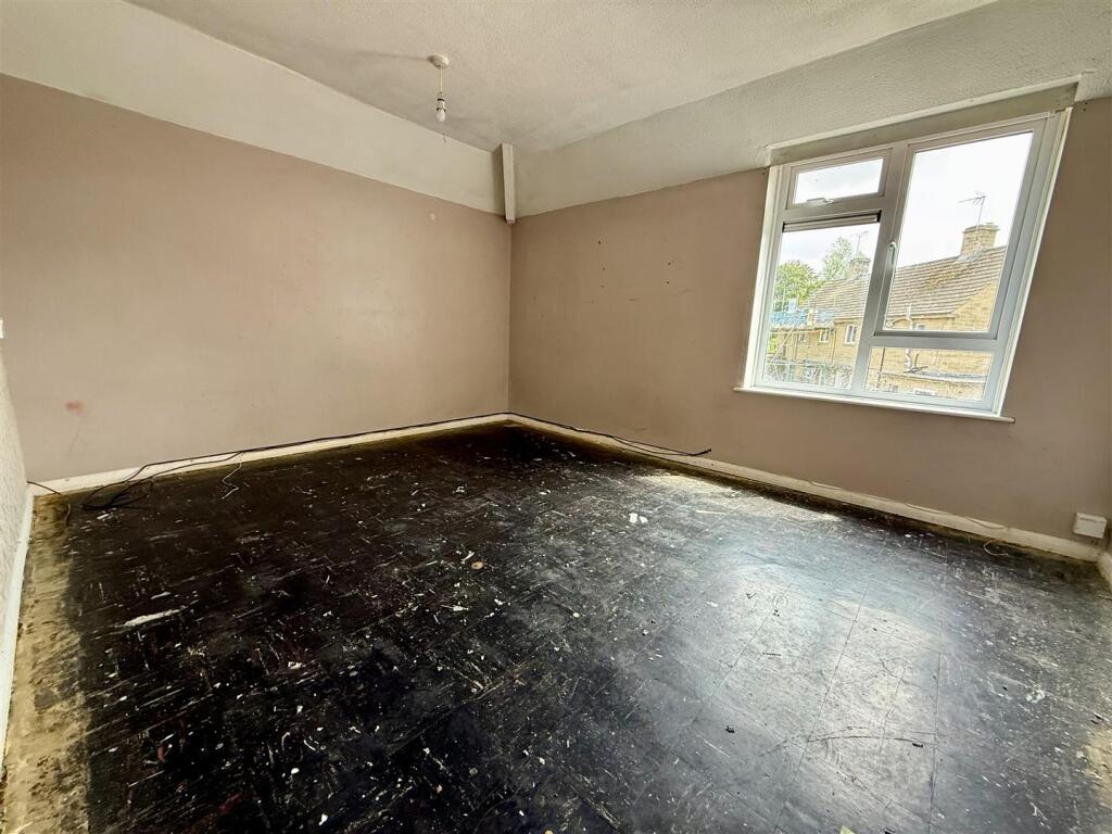 Apartment in Swindon - View 2
