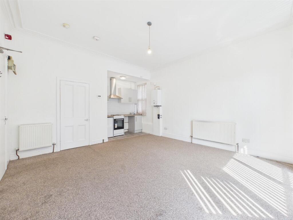 Apartment in Birmingham, Moseley - View 4