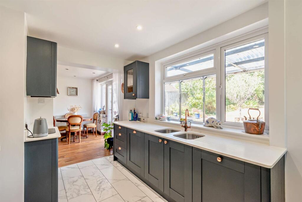 House in Maidstone, Bearsted - View 4