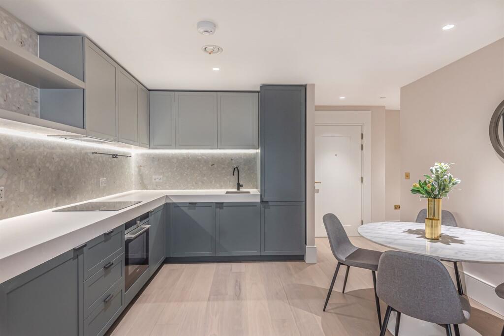 Apartment in London, Royal Borough of Greenwich - View 3