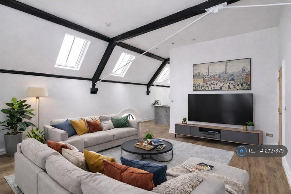 Main image of property: Lichfield St, Tamworth, B78