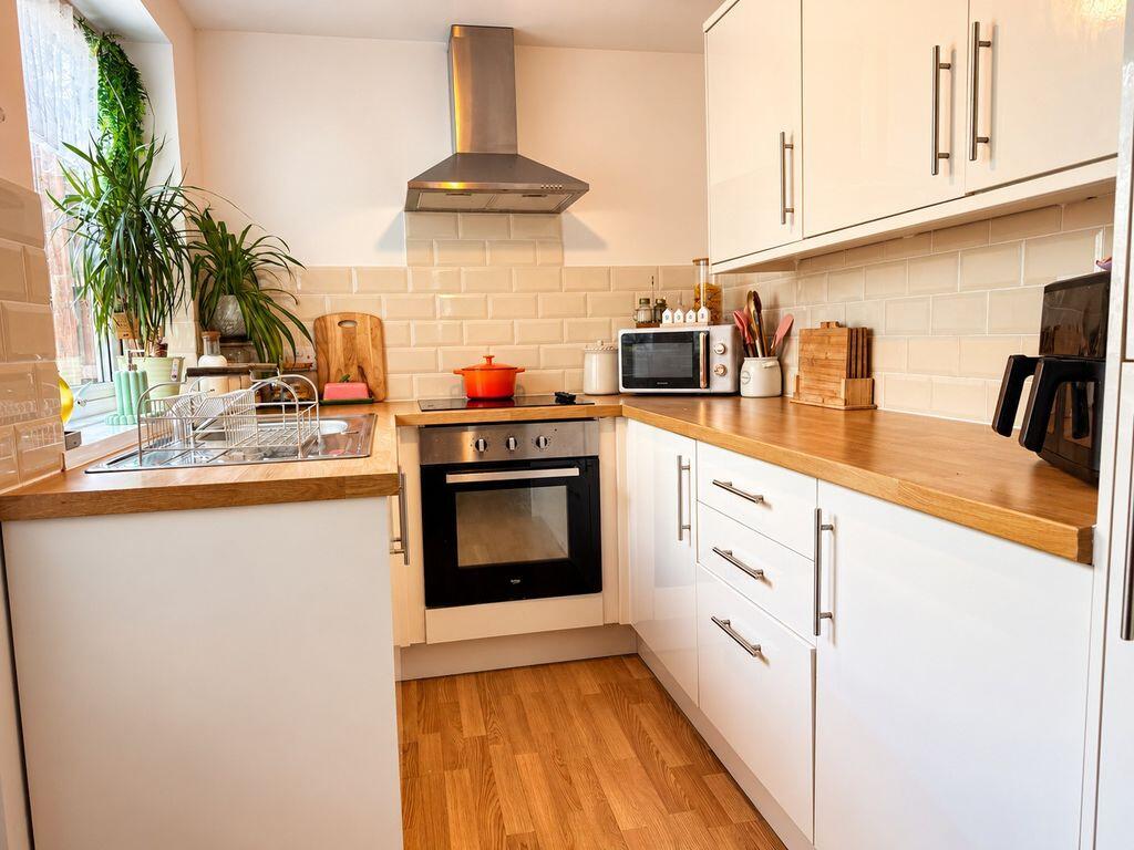 Beatrice Avenue, Keyham, Plymouth.  A gorgeous two-Bedroom Terraced Gem in Popular Keyham, call now to book your viewing photo 4
