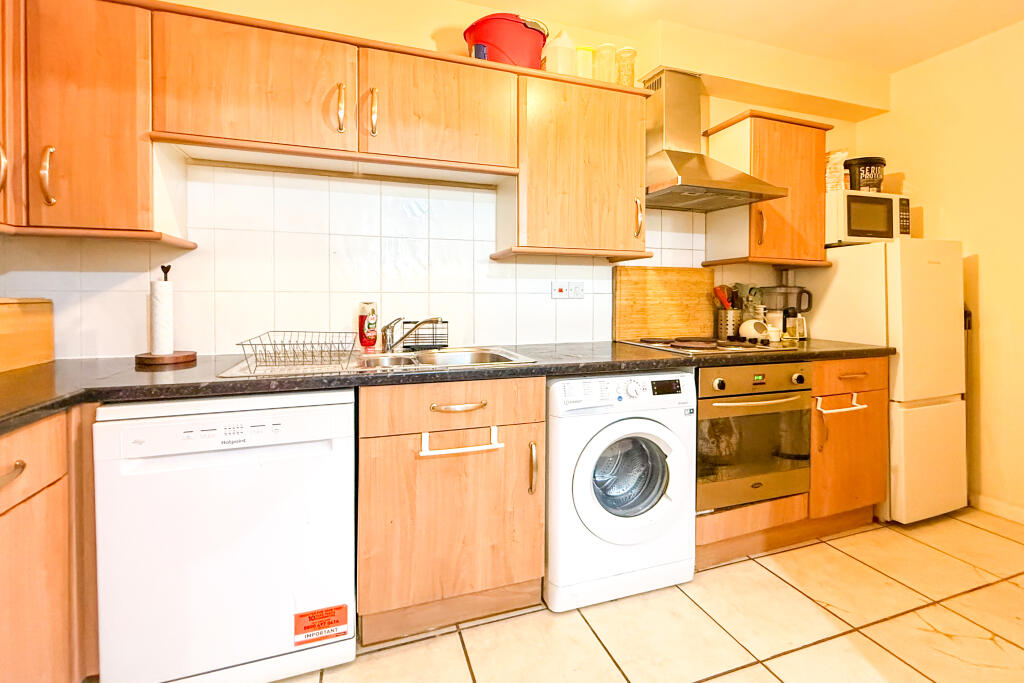 Apartment in Eastbourne, East Sussex - More