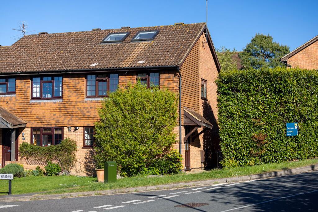 Main image of property: Foxglove Gardens, Guildford, Surrey, GU4