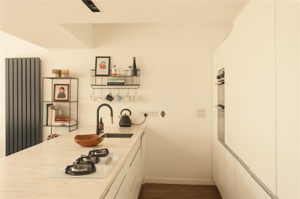 Apartment in London - More