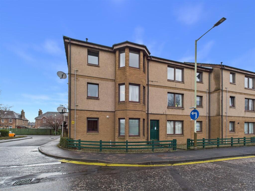 Main image of property: Flat B,  46 Florence Place, Perth, PH1 5BJ