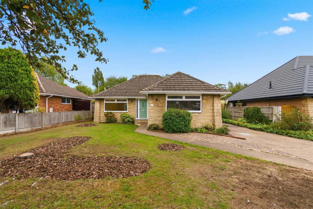 3-bed detached on Chatsworth Drive, Mansfield, £440,000
