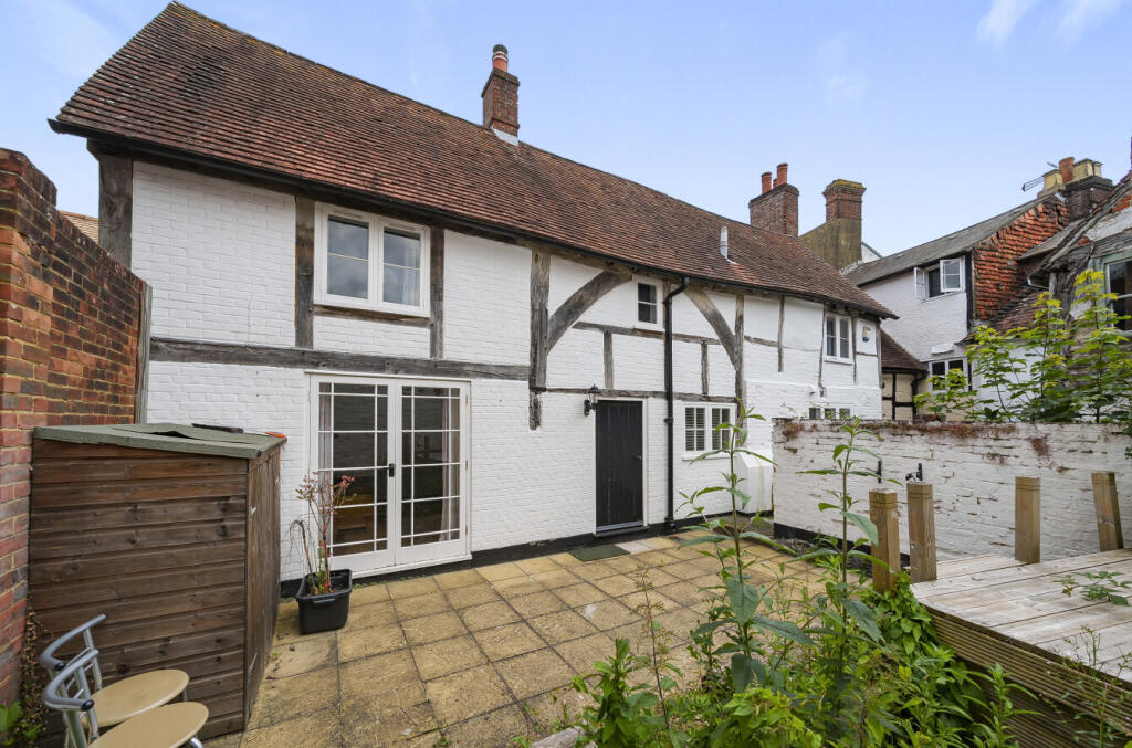 Main image of property: High Street, Alton, Hampshire, GU34