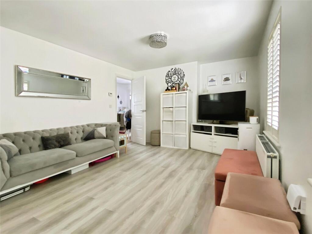House in Wokingham, Montague Park - View 2