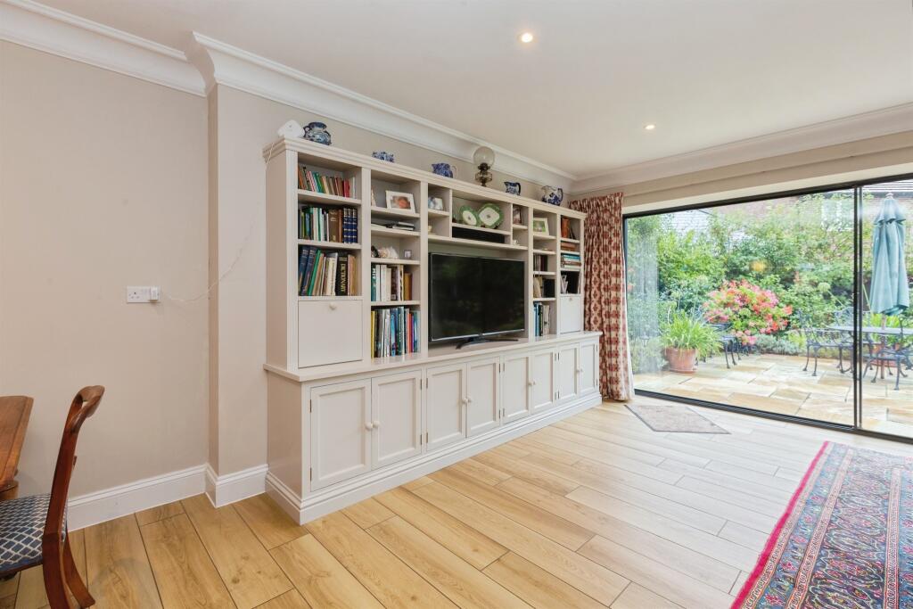 House in Hemel Hempstead, Stone with Bishopstone and Hartwell - More