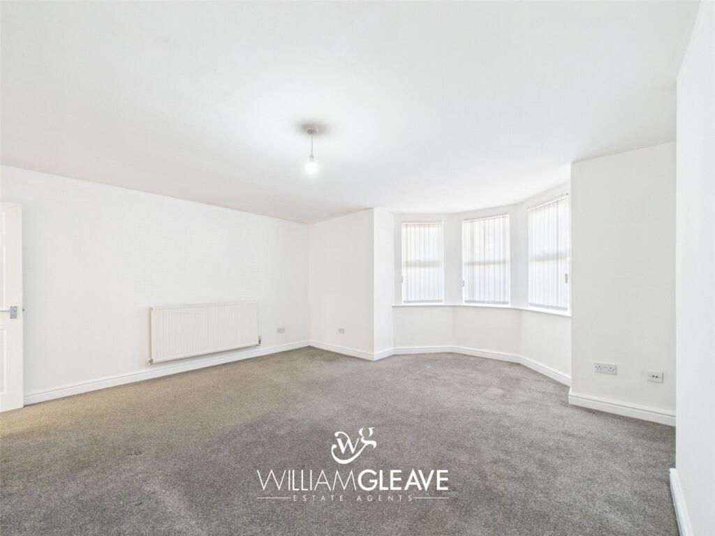 2-bed flat on Deganwy Avenue, Llandudno, Conwy, LL30, £130,000