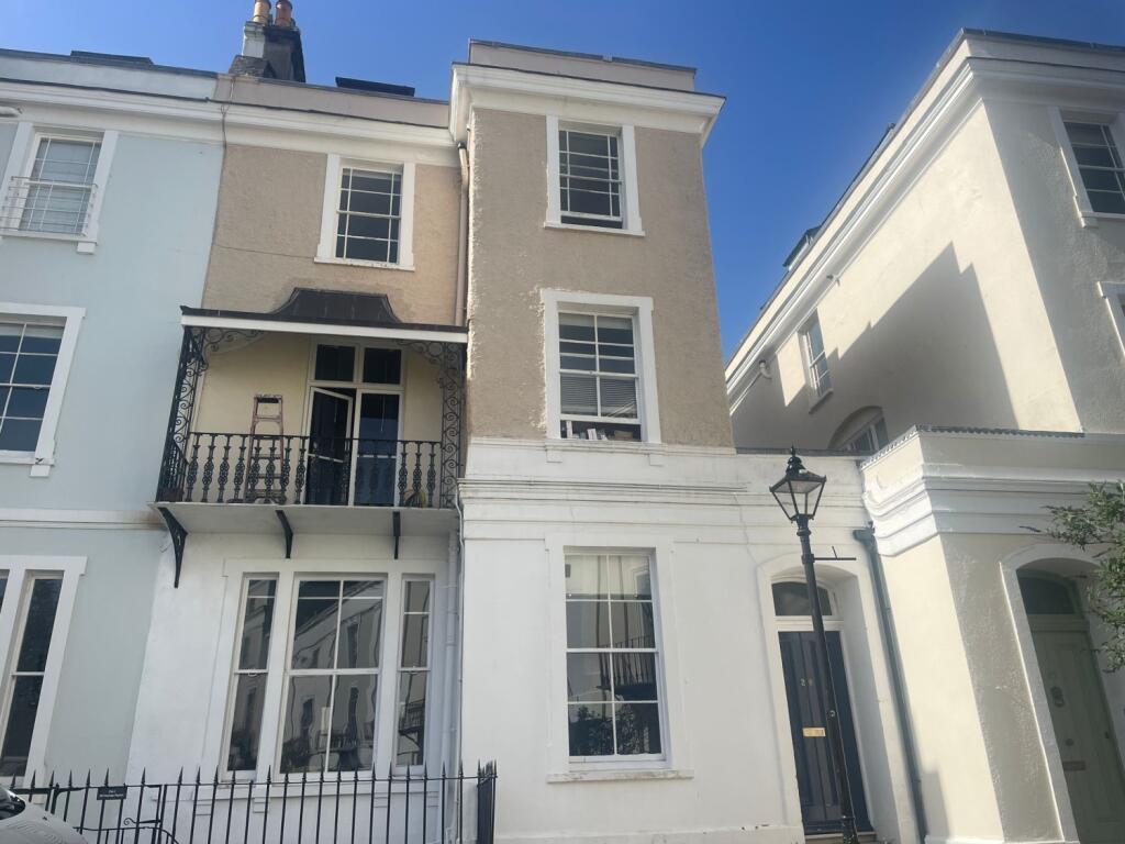 Main image of property: 28 Canynge Square, Bristol, BS8