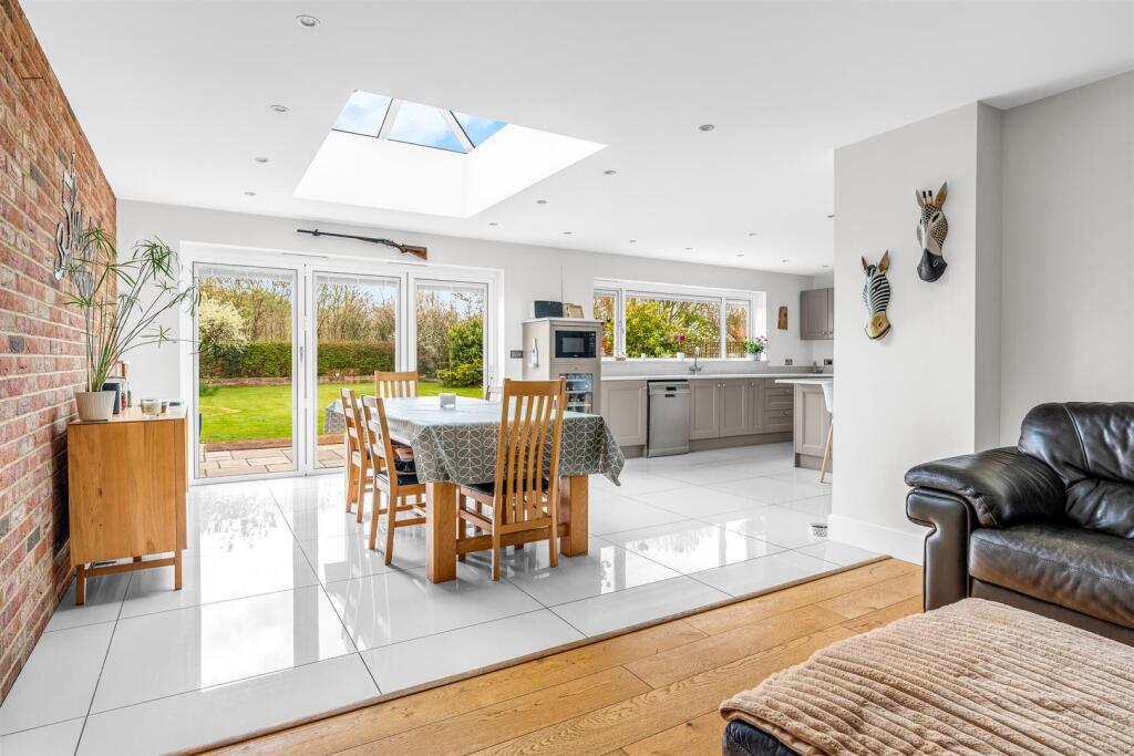 Additional image 5 of Burnham Green Road, Welwyn