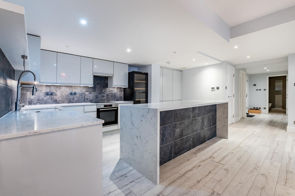Apartment in London, City of Westminster - View 4