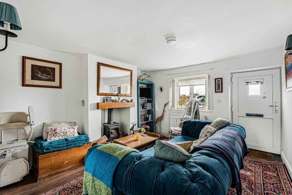 House in Gloucester - View 4