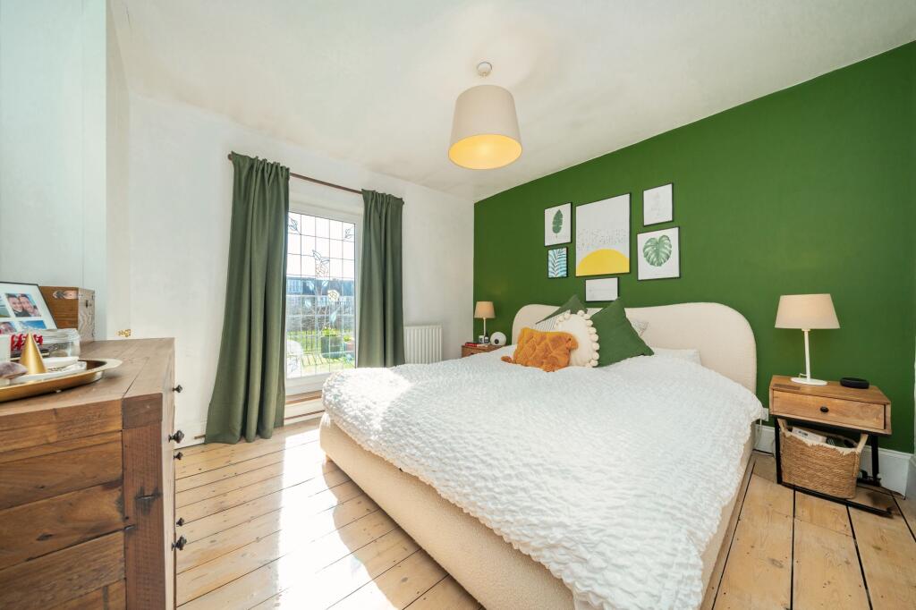 House in London, Worton - View 4