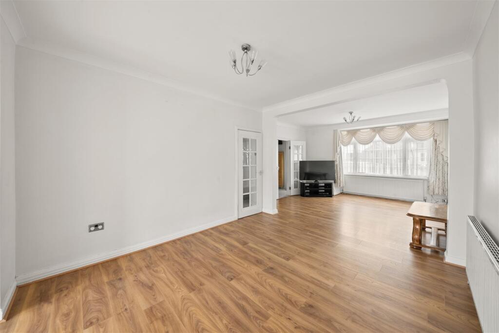 House in Southall - View 5