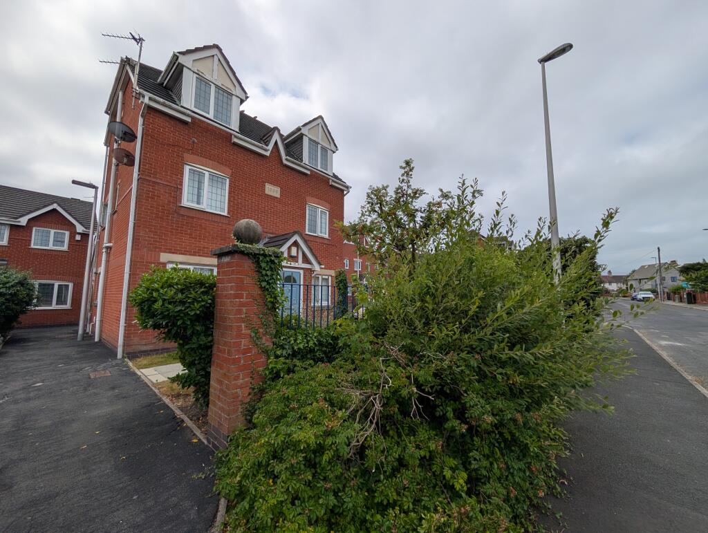 Main image of property: Chiddlingford Court, Somerset Avenue, Blackpool, Lancashire, FY1