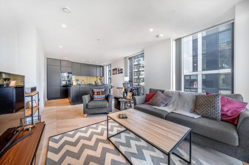 Main image of property: Waterman Gardens, 3 Tidemill Square, Lower Riverside, Greenwich Peninsula, SE10