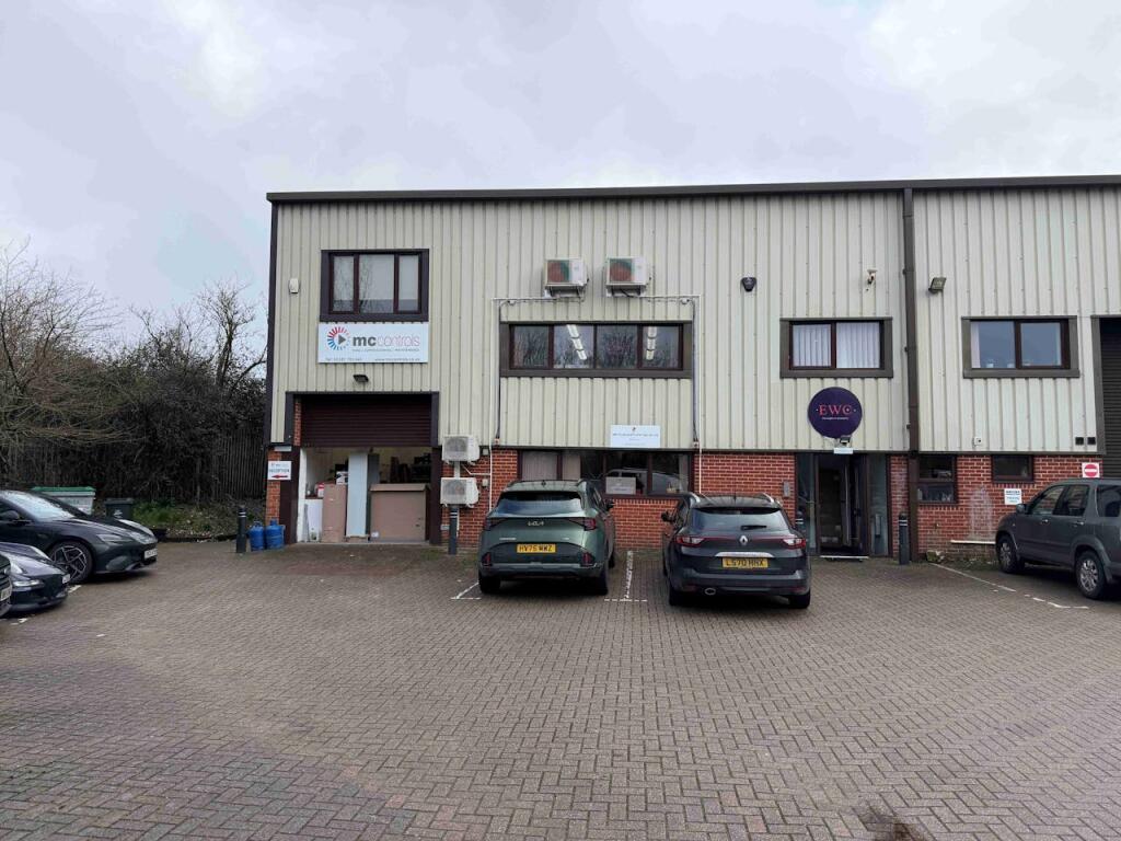 Main image of property: Unit 2CB Deer Park Farm Industrial Estate, Knowle Lane, Fair Oak, Eastleigh, SO50 7DZ