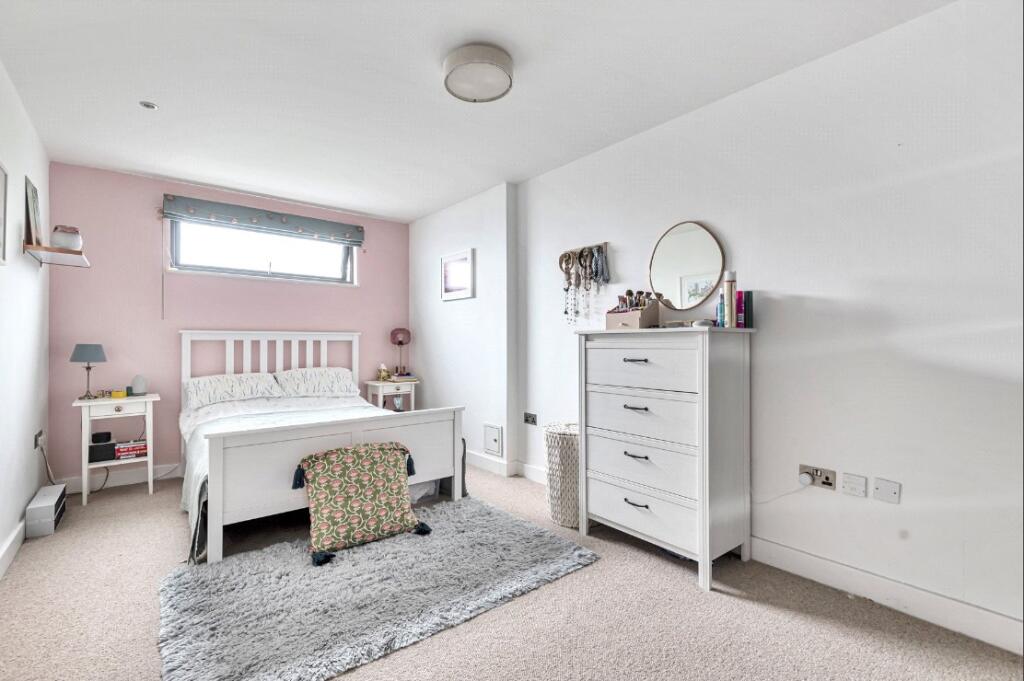 Apartment in London - View 4