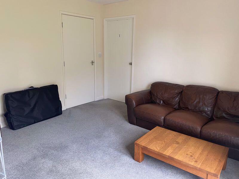 5 bedroom detached house for rent