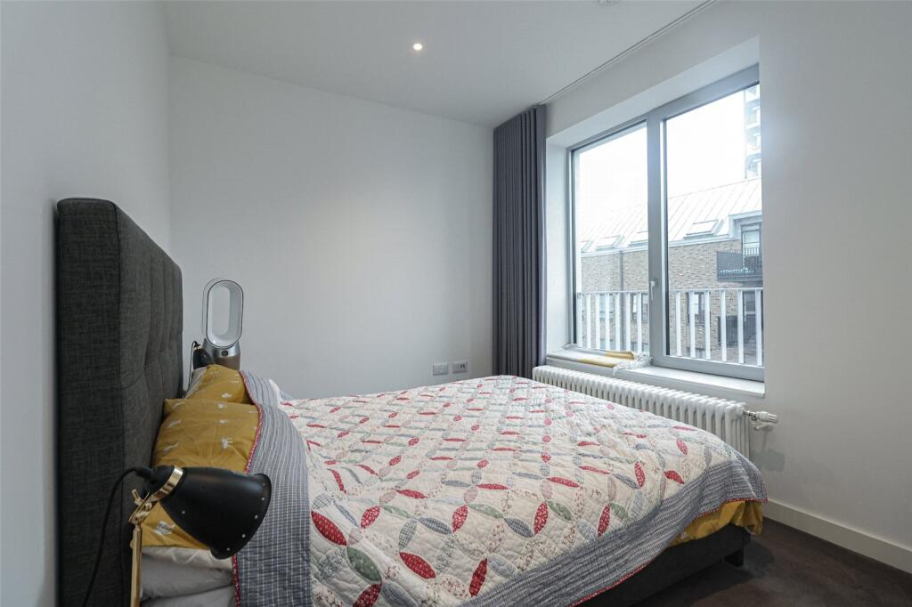 Apartment in London - More
