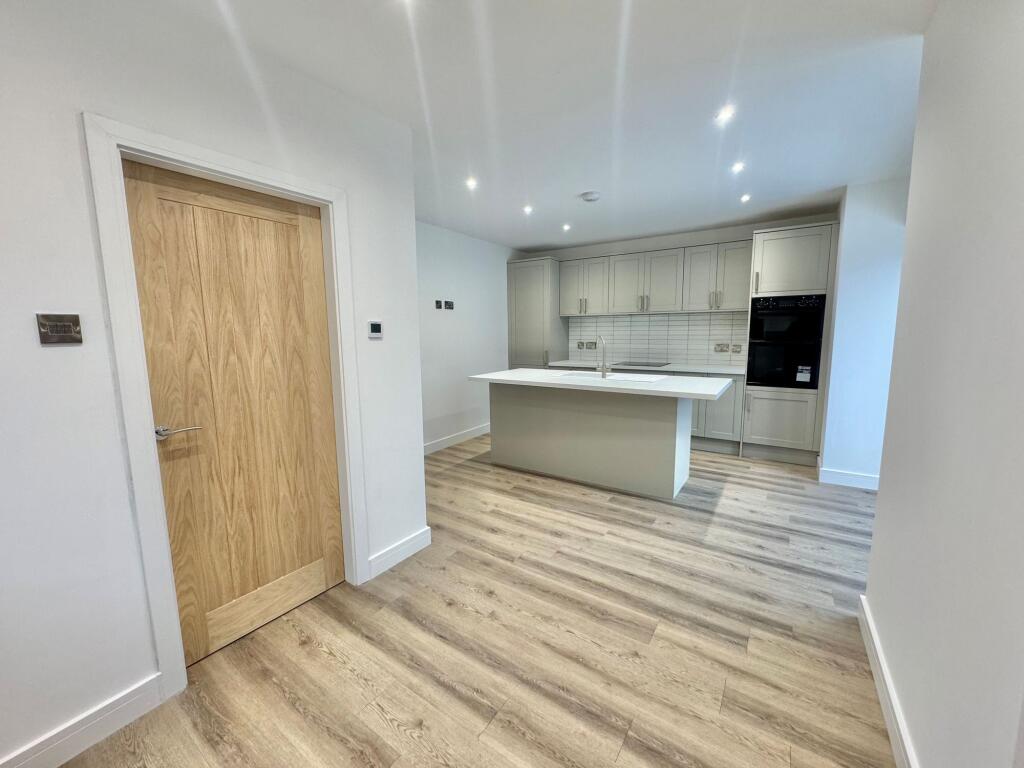 Woodstock Avenue, Stockport, SK5 photo 3