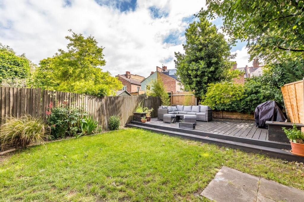 Beulah Hill, Upper Norwood, SE19 photo 3