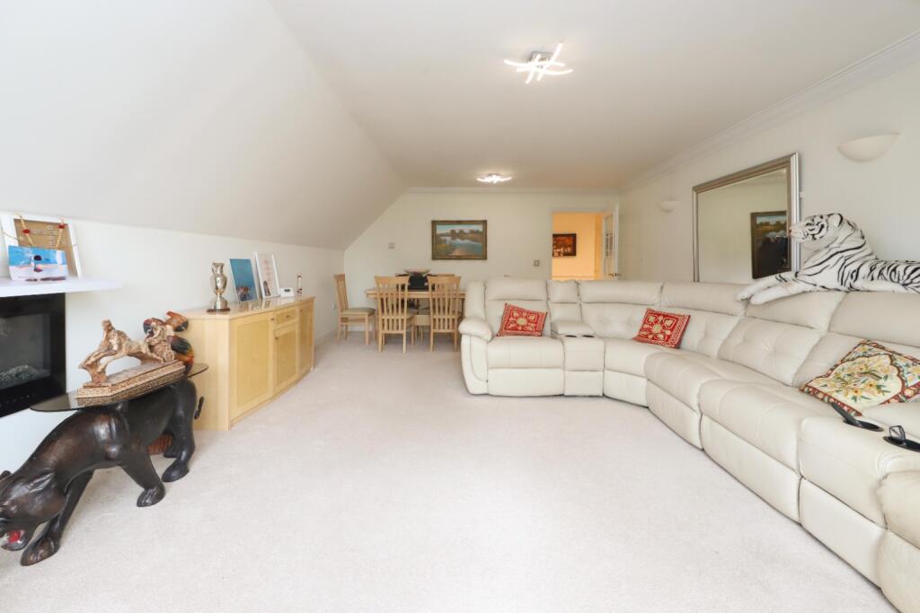 Apartment in Harrow - View 4