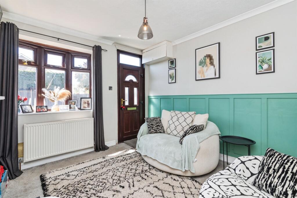 House in Lowestoft, Oulton - View 2