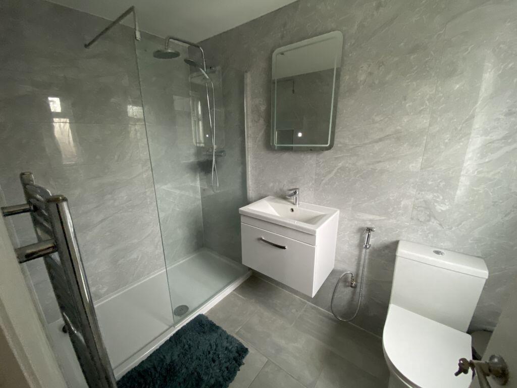 House in Croydon - View 5