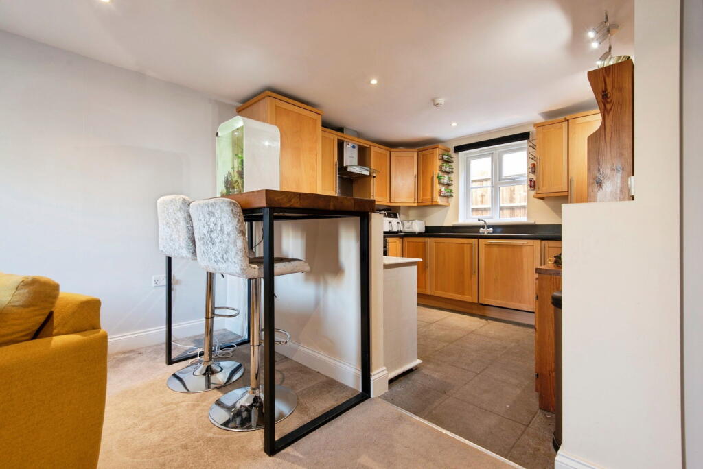 Coopers Court, Shefford, SG17 5JR photo 2