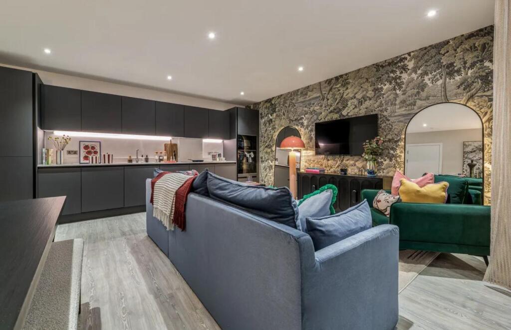 Main image of property: Dagenham Green, Kent Avenue, RM12 