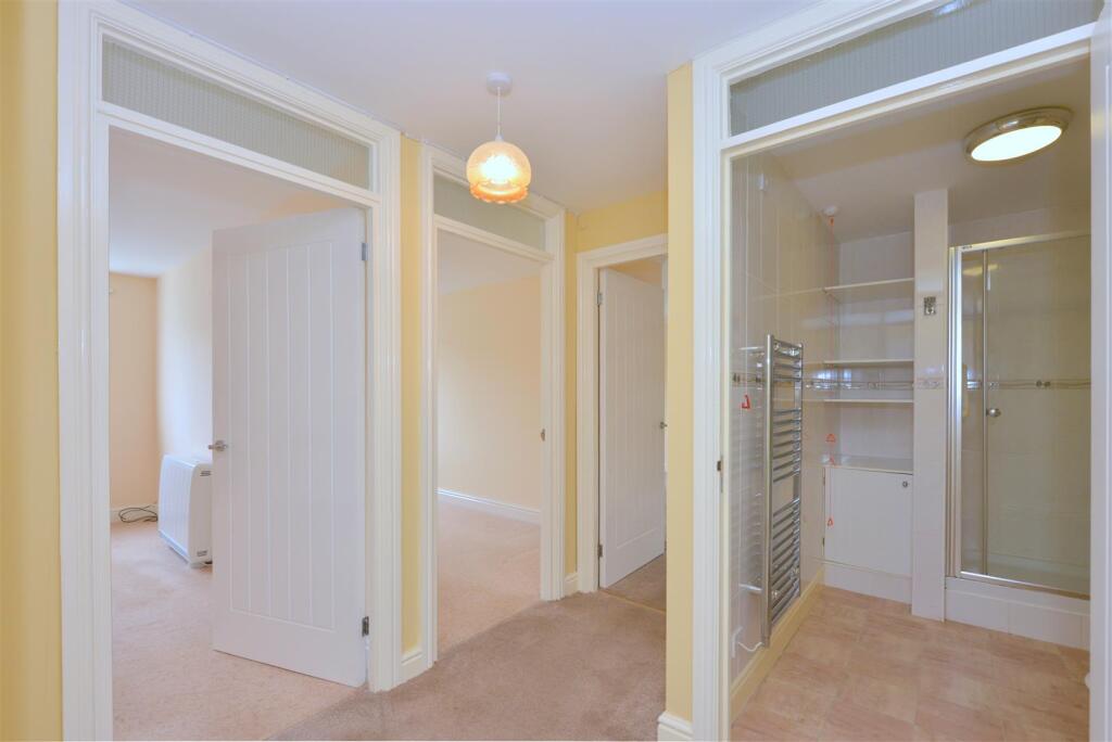 Apartment in Shrewsbury, Coleham - View 5