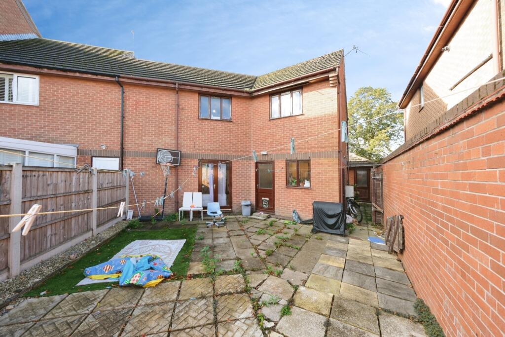 House in Nottingham, Beechdale Mews, Beechdale - More