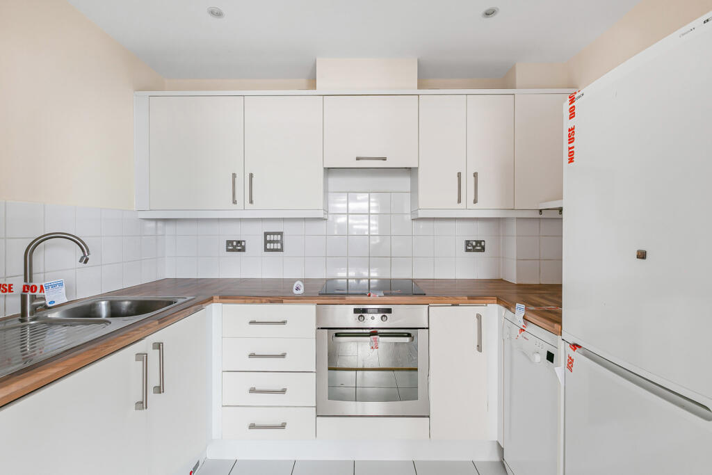 Wooldridge Close, Feltham, TW14 photo 4
