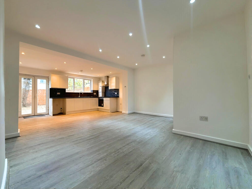 Main image of property: Ipswich Road, Tooting, SW17