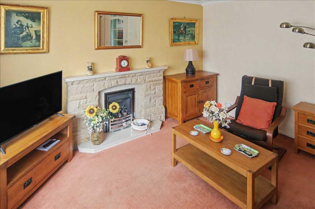 House in Broxtowe, Eastwood - More