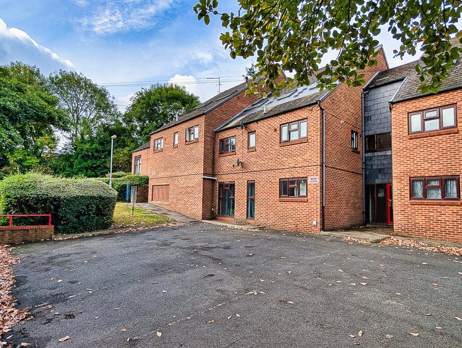 2-bed flat on Hooton Road, Carlton, Nottingham, £85,000