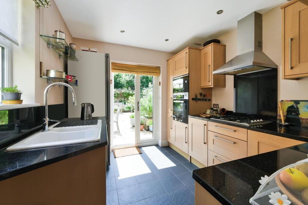 House in Kingston upon Thames - View 4