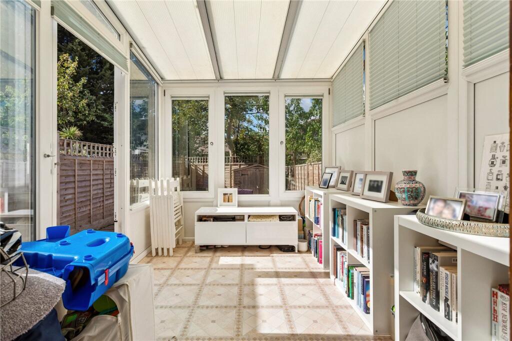 House in London - View 3