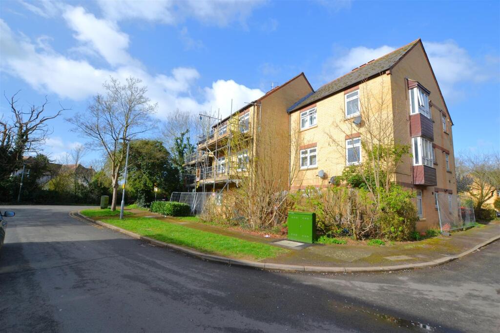 Main image of property: Haltside, Ellenbrook, Hatfield