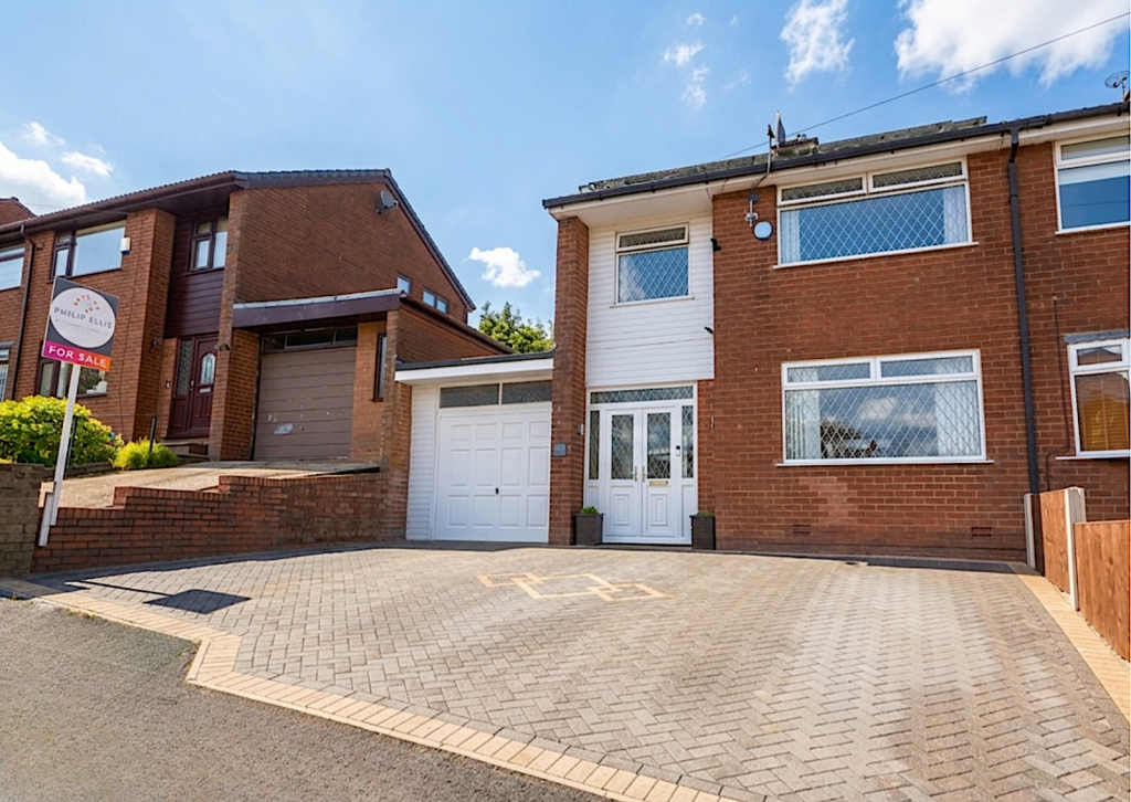 Main image of property: Rishworth Rise, Shaw OL2
