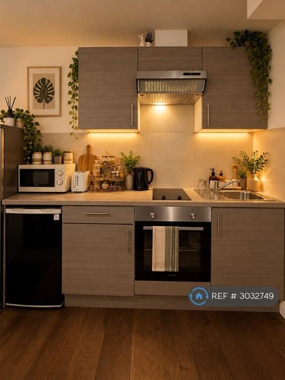 Apartment in London - View 3