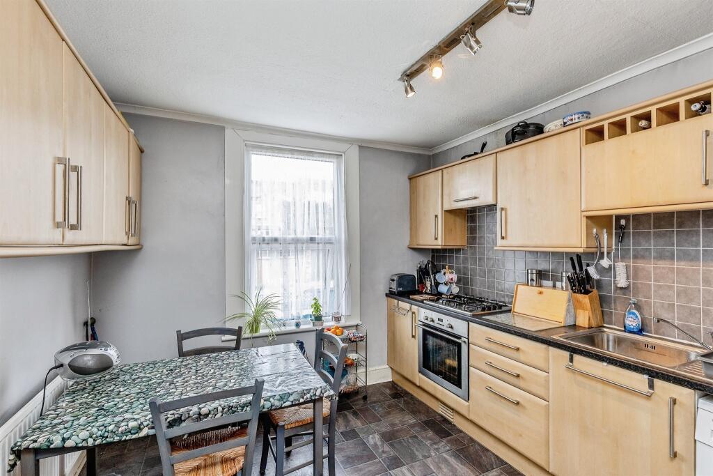 Apartment in Bristol - More