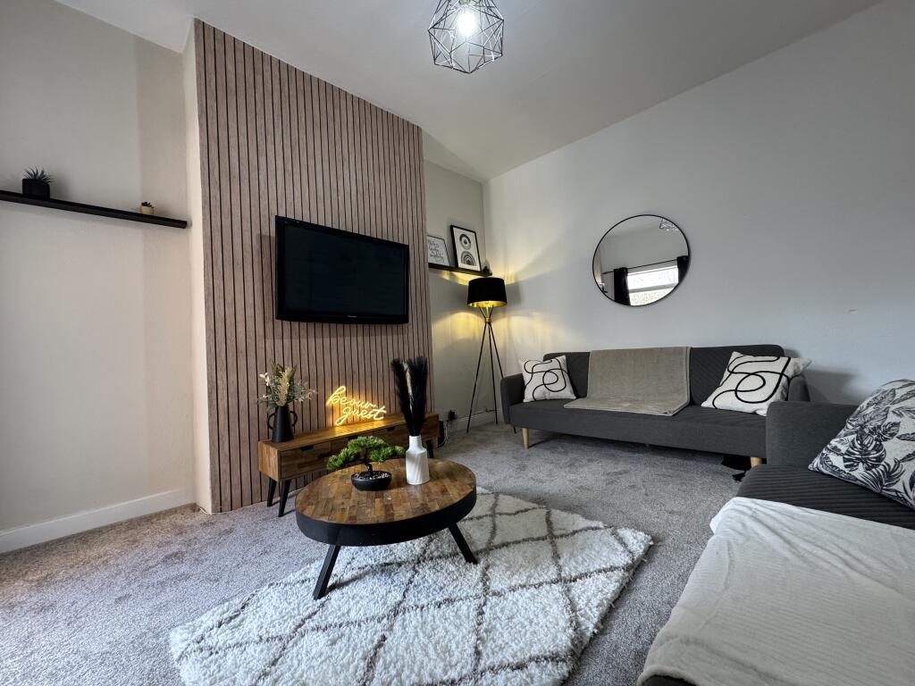 Main image of property: Pershore Road - 6 bed, Selly Park, West Midlands, B29