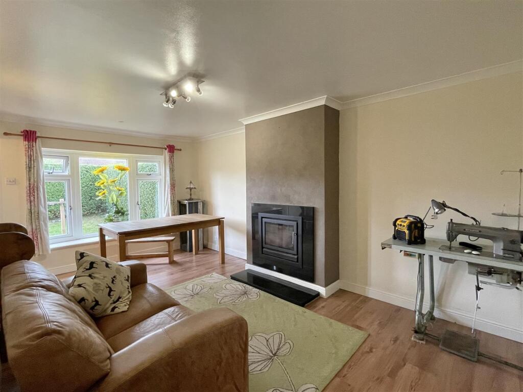 Newton Crescent, Leeming, Northallerton photo 4